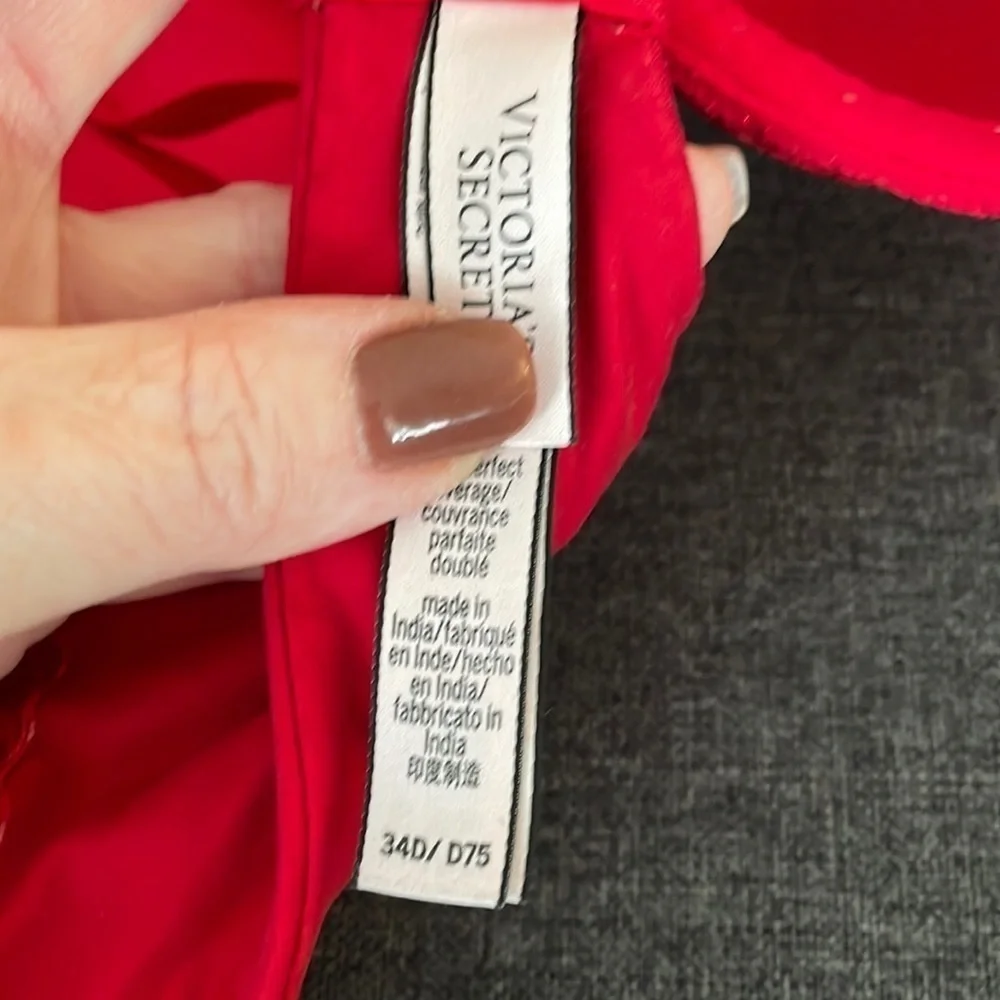 Victoria’s Secret sz 34 D lined perfect coverage red lace bra underwire WL71